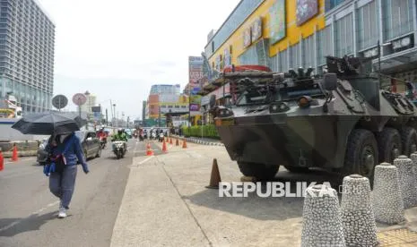 Panser Anoa Disiagakan untuk Penjagaan Pusat Perbelanjaan di Jakarta