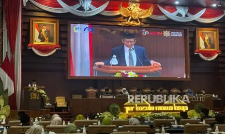 Mahfud MD Ajak Warga Jatim Hidup Jujur dan Sederhana pada Peringatan HUT ke-80 Provinsi Jatim