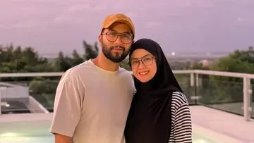 5 Potret Revalina S Temat Bareng Suami dan Dua Anak Usai Tak Lagi Main Sinetron