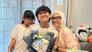 Momen Manis Indra Jegel Bareng Istri dan Anak Selalu Curi Perhatian, Intip 5 Potretnya
