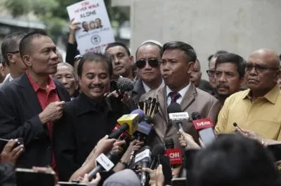 Debat Panas! Pengacara Jokowi vs Roy Suryo Saling Sanggah soal Lembar Pengesahan Skripsi